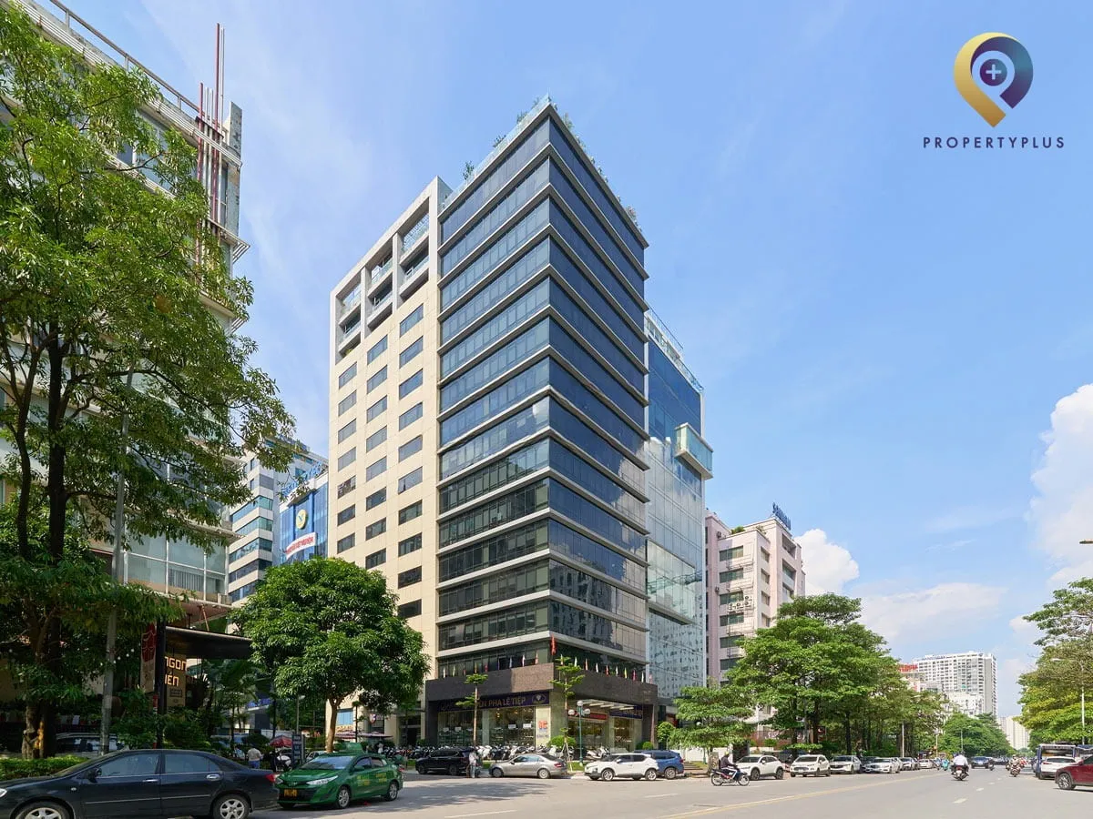 Toàn cảnh tòa nhà IC-Building nhìn từ mặt đường Duy Tân, quận Cầu Giấy.